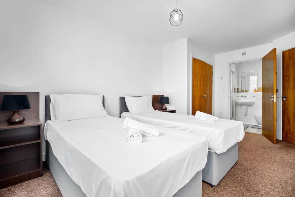 Spacious 2 Bed Apartment And Free Parking Birmingham Exterior foto